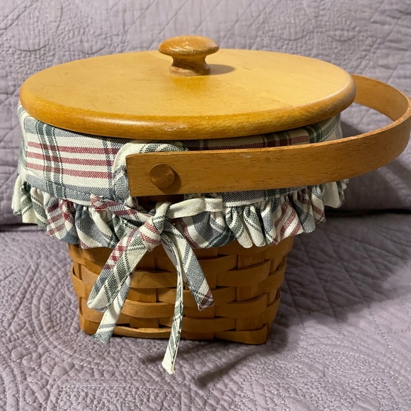 Longaberger 7” measuring basket-plastic protector,cloth plaid liner,& wooden lid - Picture 4 of 5